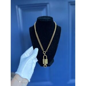 Authentic Louis Vuitton‎ Gold Padlock Key Pendant Chain Necklace 301-323